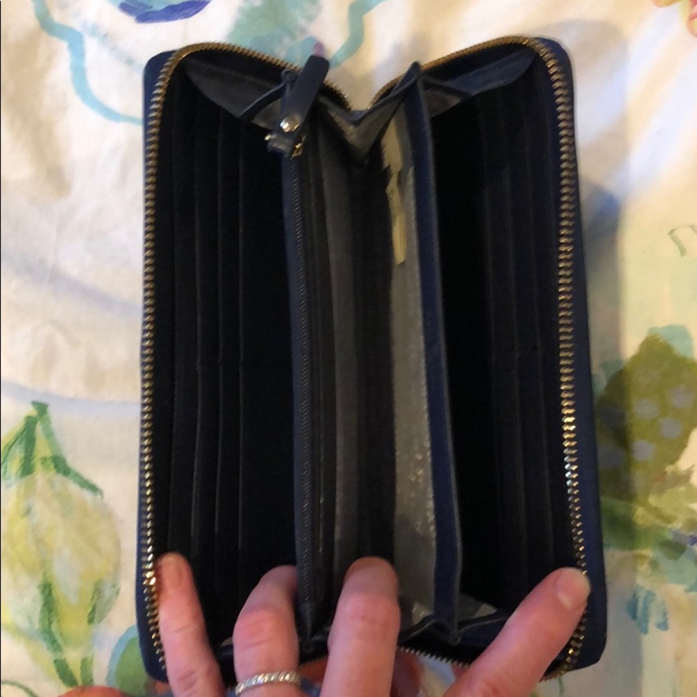 Kate Spade Patent ZIP Wallet - Picture 3 of 4